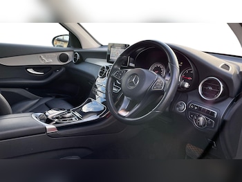 Used Mercedes-Benz GLC 2016 for sale - 76741564: Photo