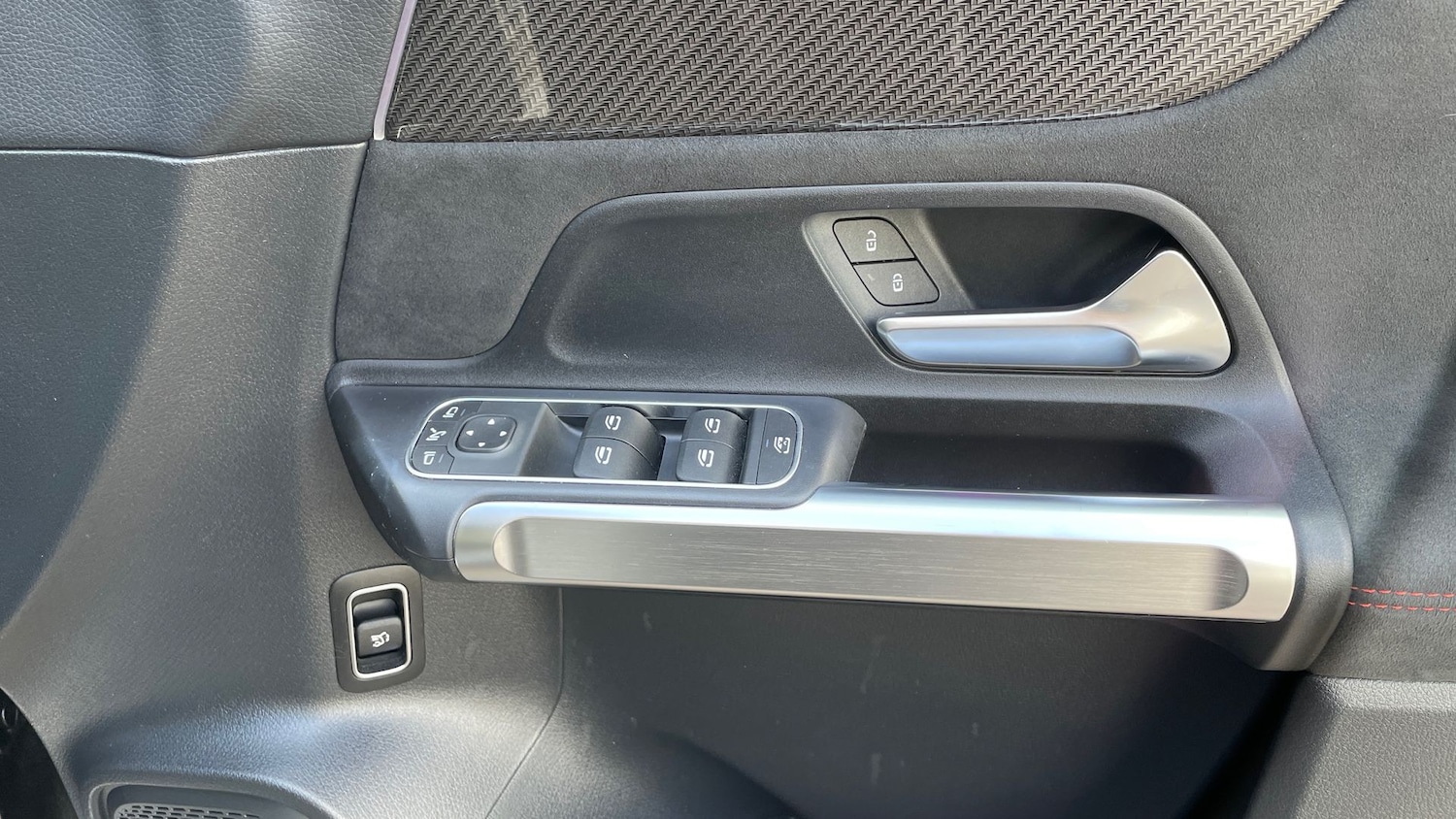 Used Mercedes-Benz GLB 2024 for sale - 76413743: Photo 32