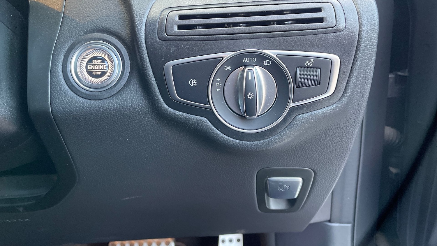 Used Mercedes-Benz GLC 2022 for sale - 76603768: Photo 32