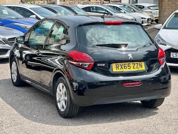 Used Peugeot 208 2015 for sale - 79381947: Photo