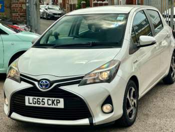 Used Toyota Yaris 2015 for sale - 74945146: Photo