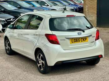 Used Toyota Yaris 2015 for sale - 74945146: Photo