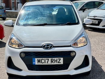 Used Hyundai i10 2017 for sale - 79381943: Photo