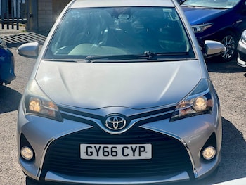 Used Toyota Yaris 2016 for sale - 79533378: Photo