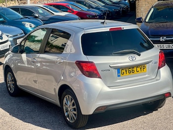 Used Toyota Yaris 2016 for sale - 79533378: Photo