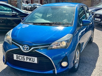 Used Toyota Yaris 2015 for sale - 79465130: Photo