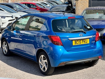 Used Toyota Yaris 2015 for sale - 79465130: Photo