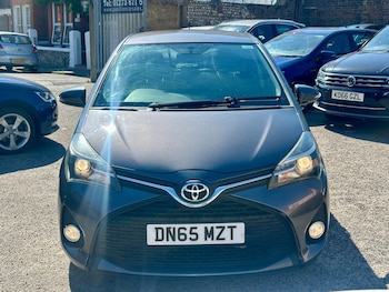 Used Toyota Yaris 2015 for sale - 79496496: Photo
