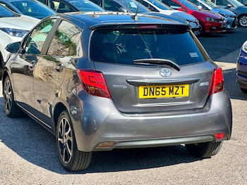 Used Toyota Yaris 2015 for sale - 79496496: Photo