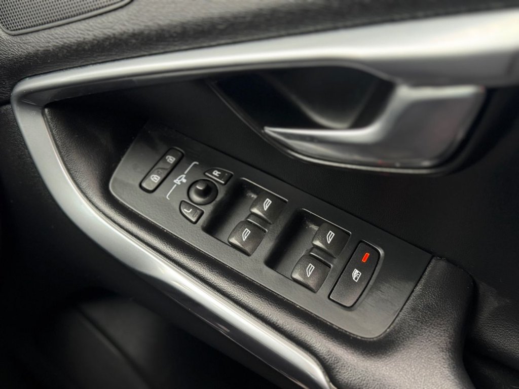 Used Volvo V40 2016 for sale - 76256755: Photo 16