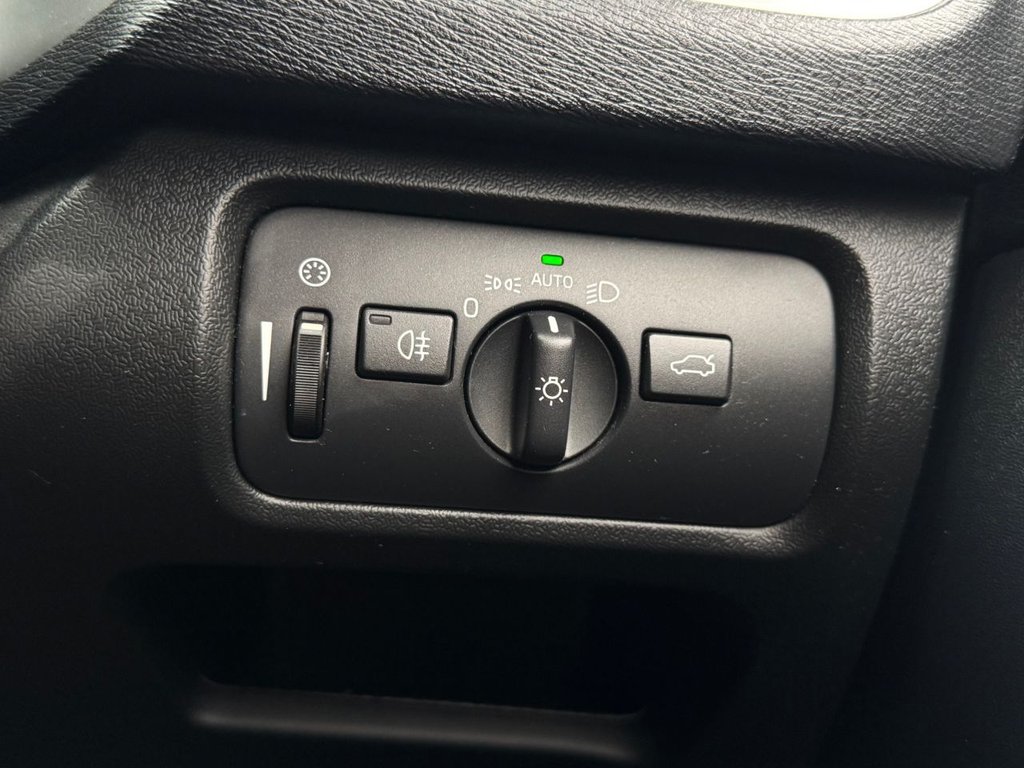 Used Volvo V40 2016 for sale - 76256755: Photo 19