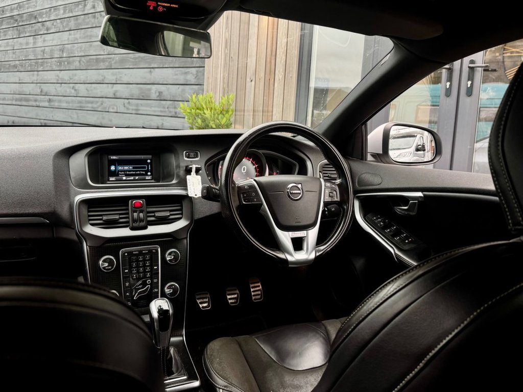 Used Volvo V40 2016 for sale - 76256755: Photo 2