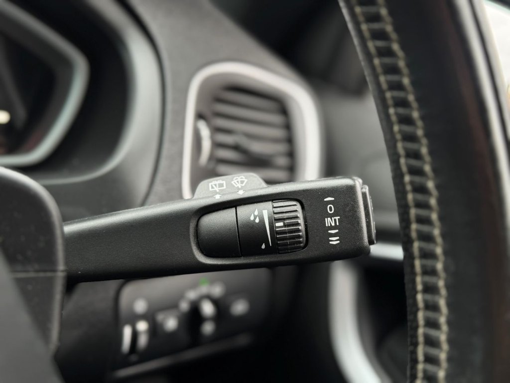 Used Volvo V40 2016 for sale - 76256755: Photo 20