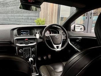 Used Volvo V40 2016 for sale - 76256755: Photo