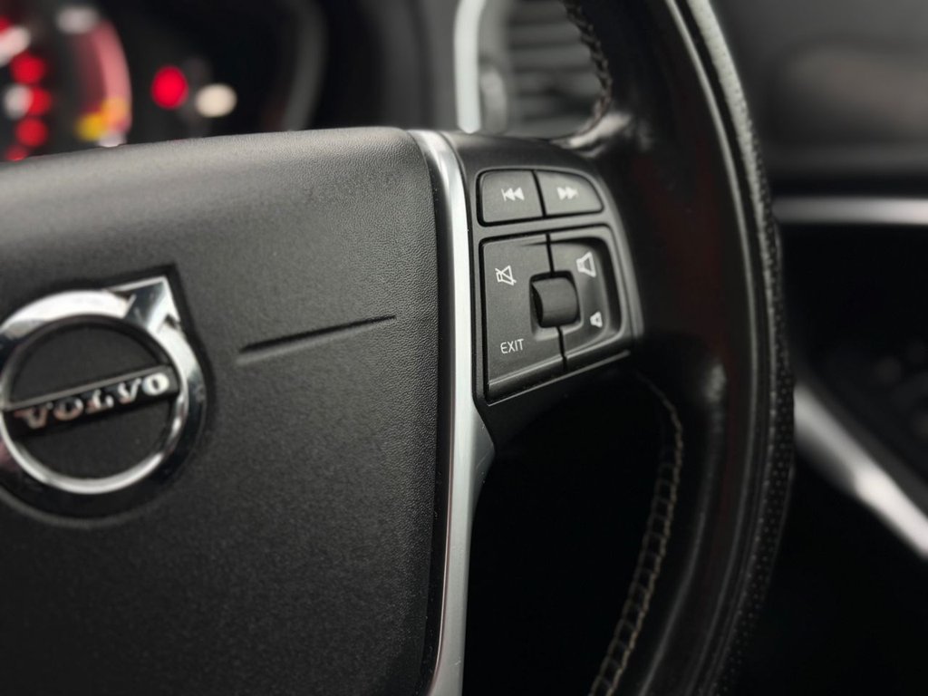 Used Volvo V40 2016 for sale - 76256755: Photo 41