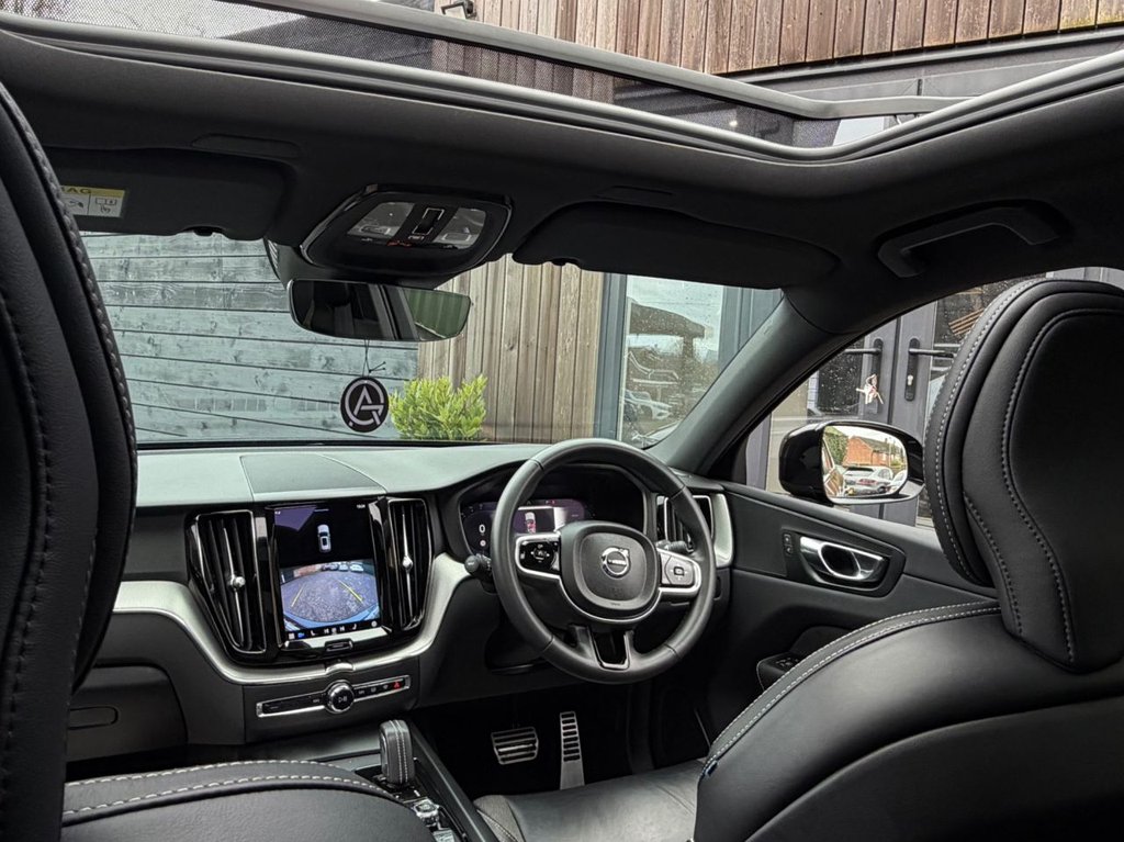 Used Volvo XC60 2021 for sale - 77576098: Photo 2