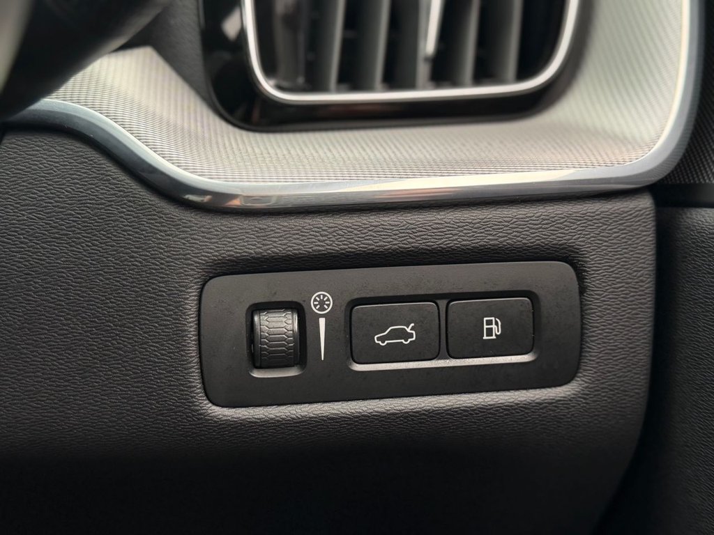 Used Volvo XC60 2021 for sale - 77576098: Photo 30