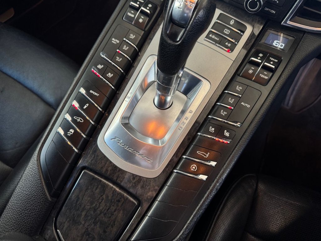 Used Porsche Panamera 2011 for sale - 76235339: Photo 19
