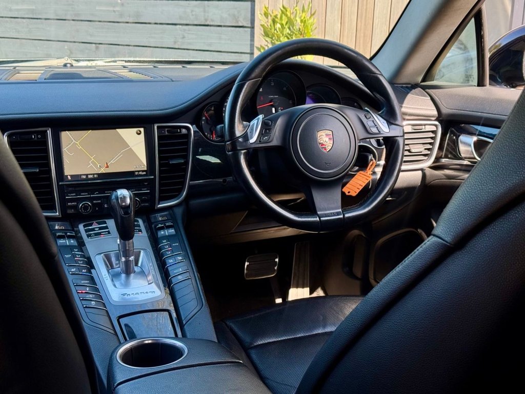 Used Porsche Panamera 2011 for sale - 76235339: Photo 2