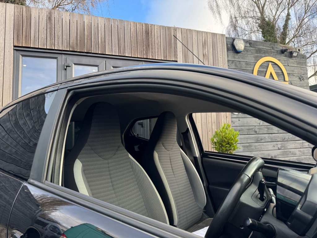 Used Toyota AYGO 2018 for sale - 76610303: Photo 7