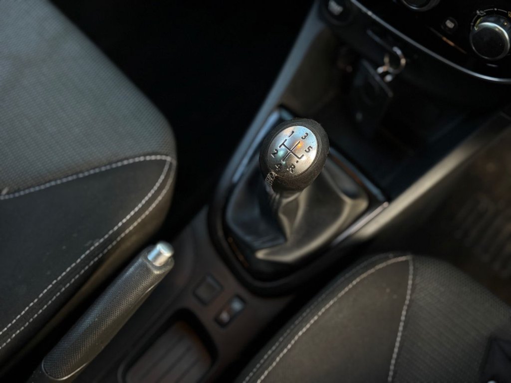 Used Renault Clio 2015 for sale - 76783386: Photo 15