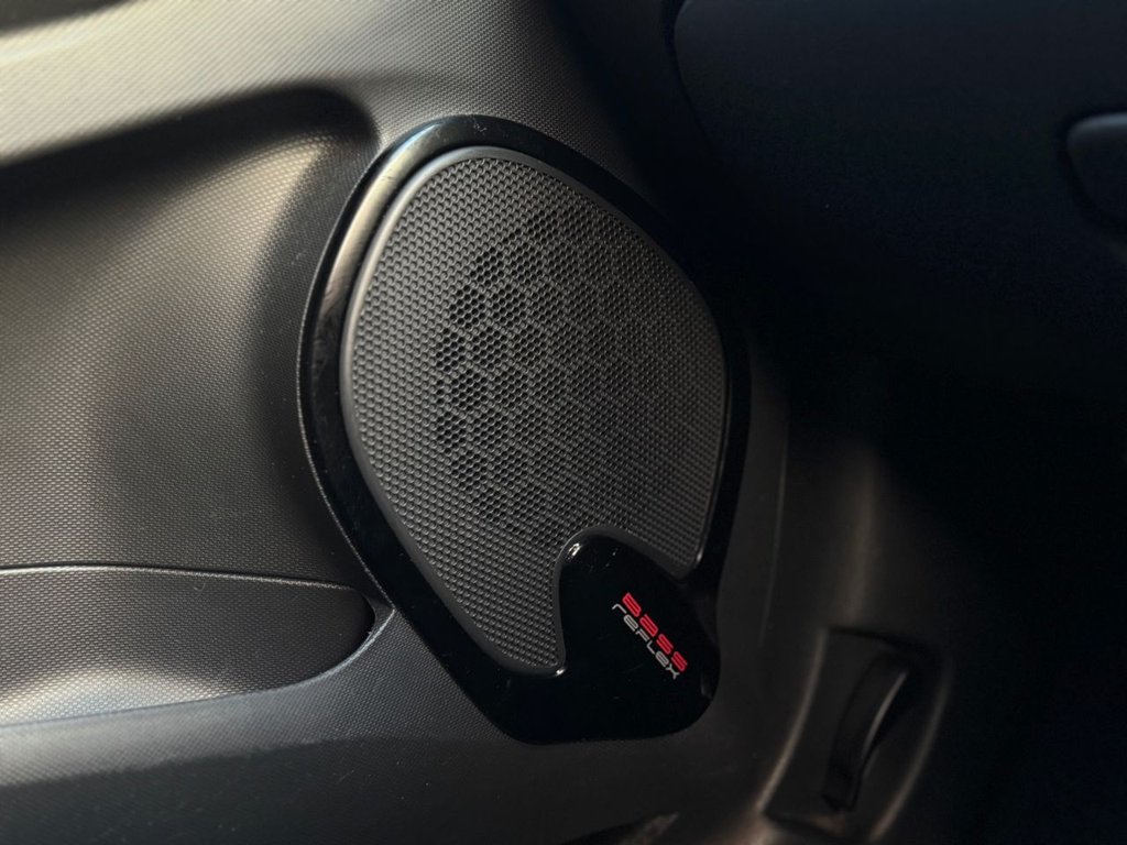 Used Renault Clio 2015 for sale - 76783386: Photo 21