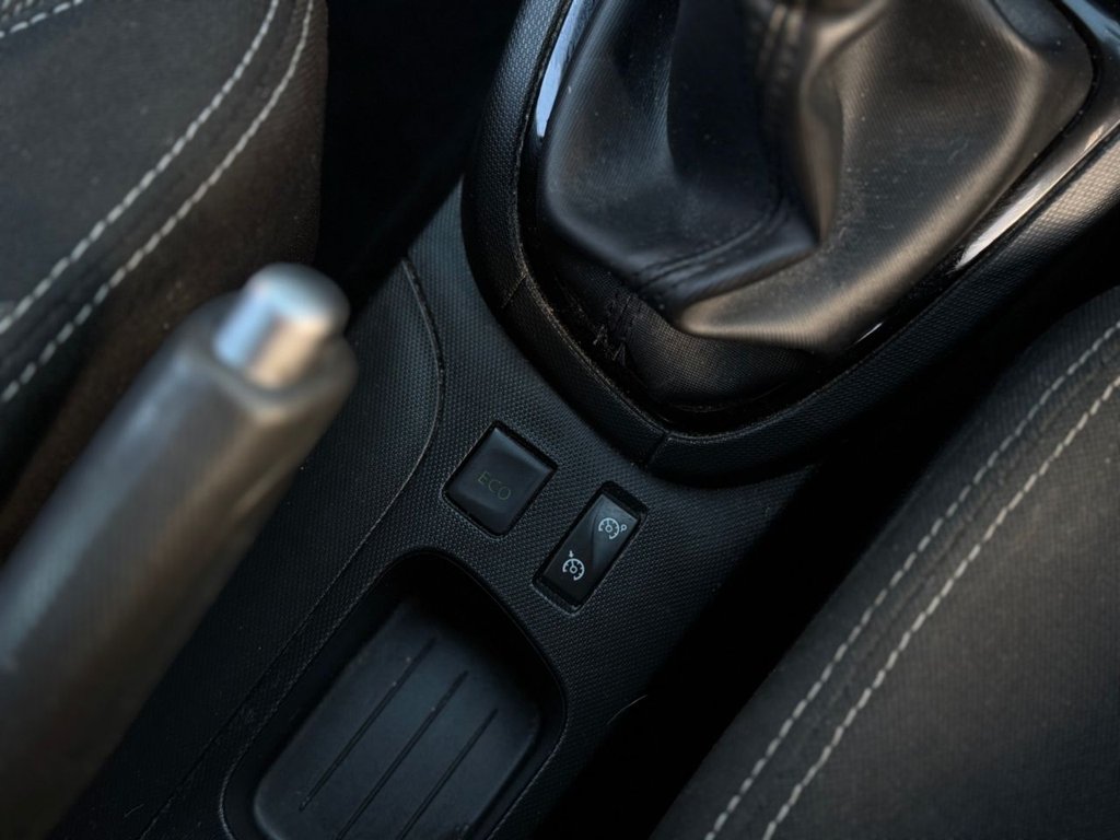 Used Renault Clio 2015 for sale - 76783386: Photo 24