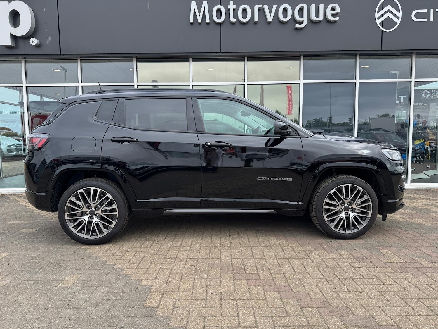 Used Jeep Compass 2025 for sale - 76350856: Photo 2