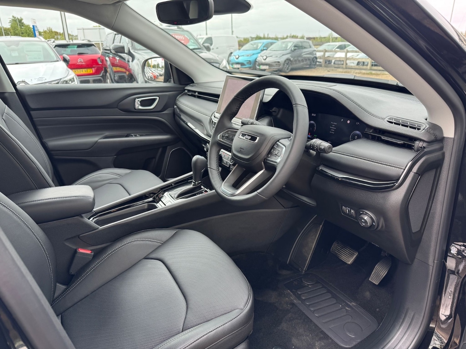 Used Jeep Compass 2025 for sale - 76350856: Photo 33