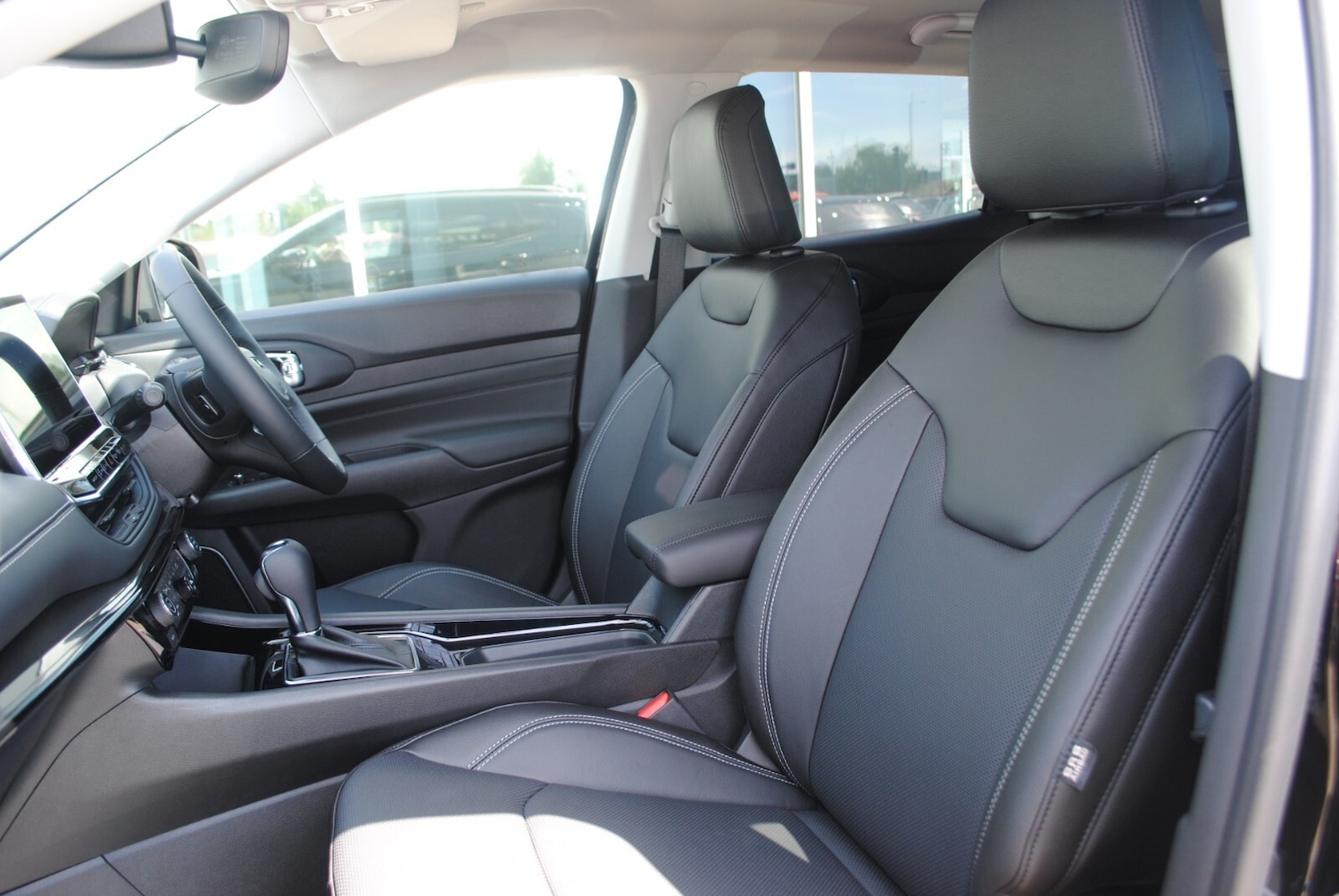 Used Jeep Compass 2024 for sale - 76350942: Photo 4