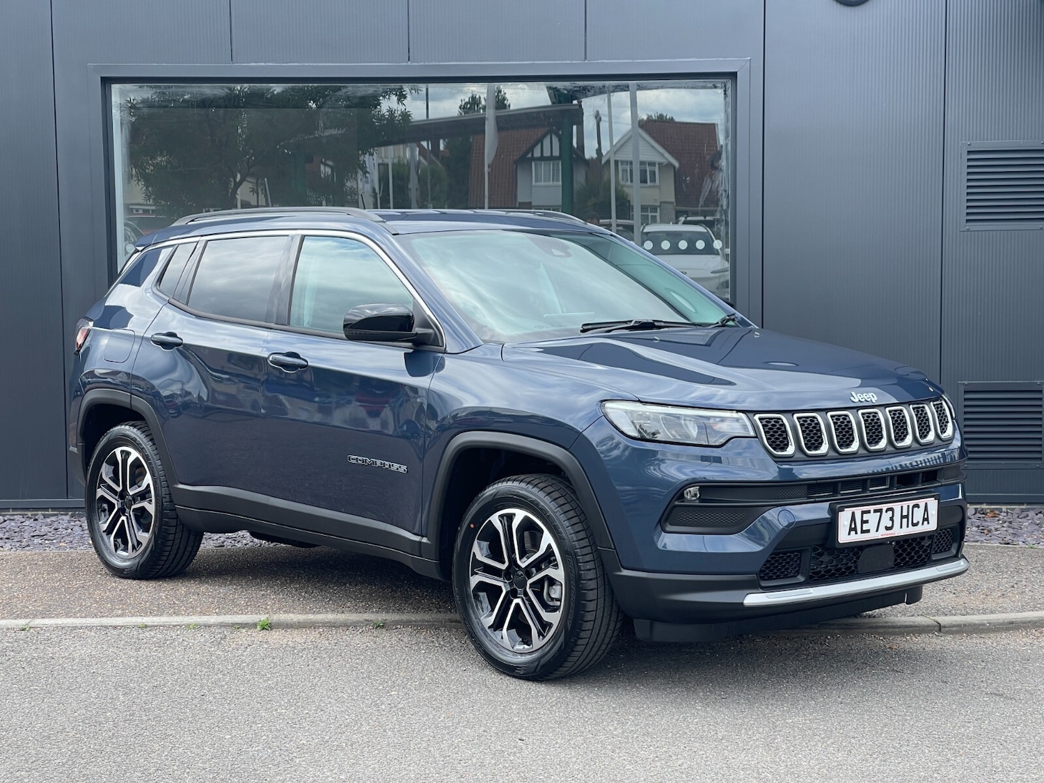 Used Jeep Compass 2023 for sale - 76350735: Photo 1