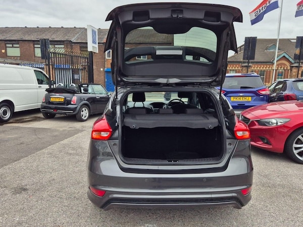 Used Ford Focus 2018 for sale - 76080902: Photo 11