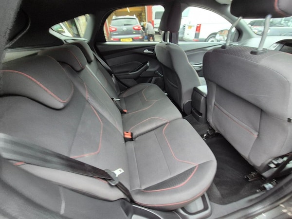 Used Ford Focus 2018 for sale - 76080902: Photo 16