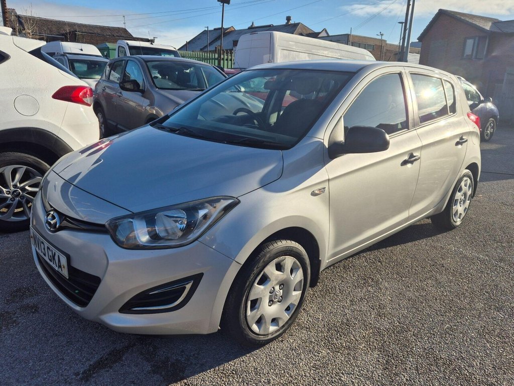 Used Hyundai i20 2013 for sale - 76642593: Photo 3