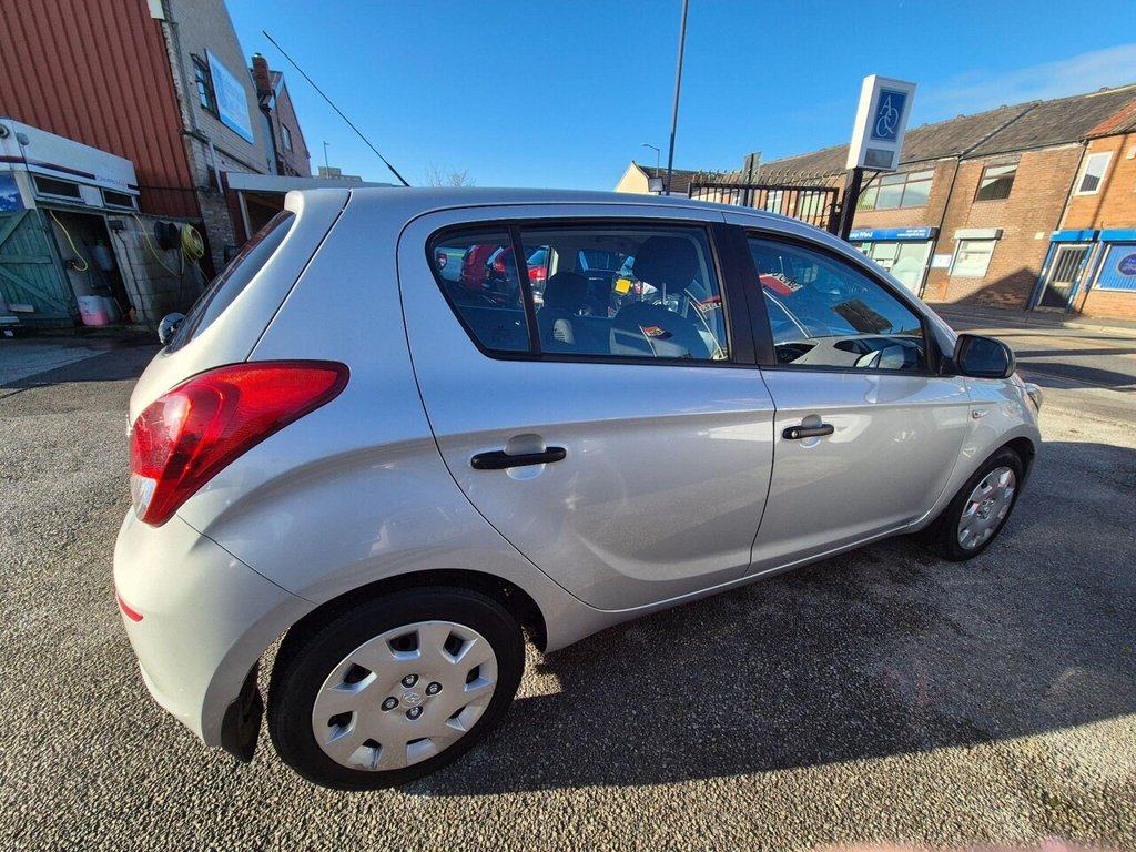 Used Hyundai i20 2013 for sale - 76642593: Photo 7