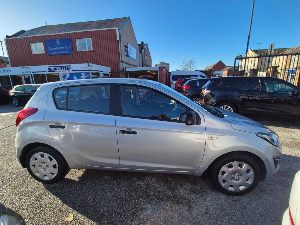 Used Hyundai i20 2013 for sale - 76642593: Photo 9