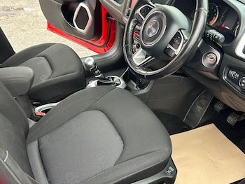 Used Jeep Renegade 2016 for sale - 76147879: Photo 3