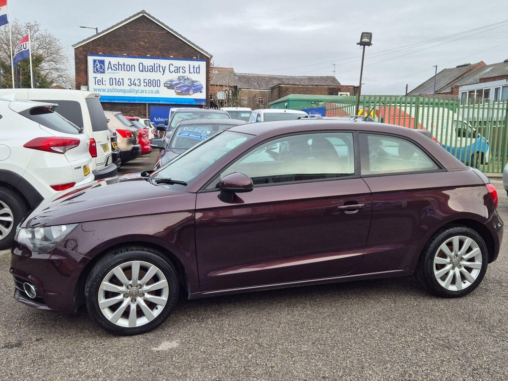 Used Audi A1 2011 for sale - 76711271: Photo 2