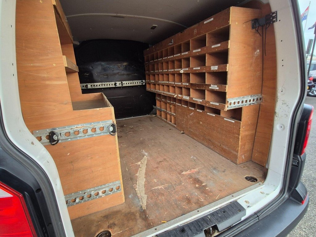 Used Volkswagen Transporter 2016 for sale - 76841467: Photo 14