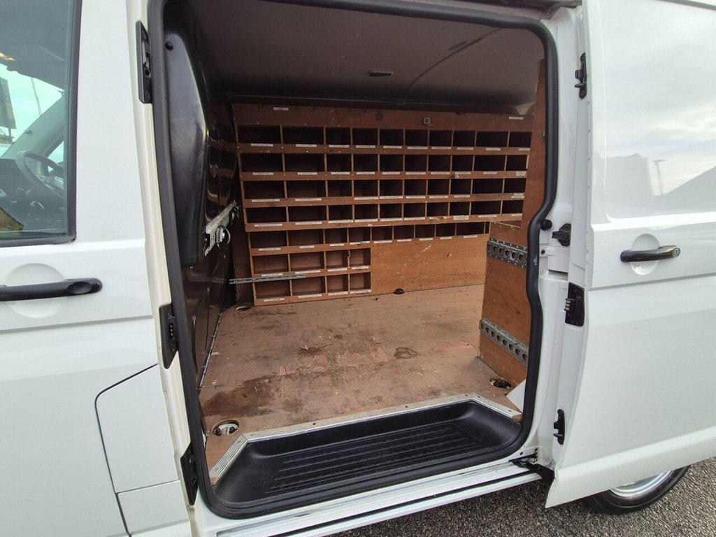 Used Volkswagen Transporter 2016 for sale - 76841467: Photo 16