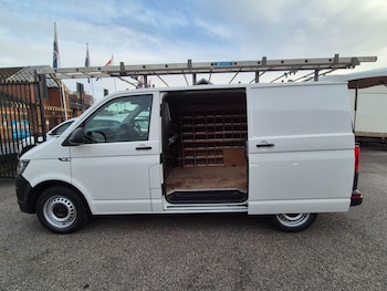 Used Volkswagen Transporter 2016 for sale - 76841467: Photo