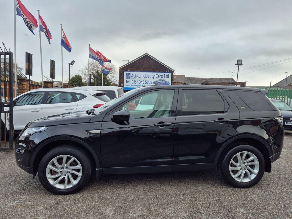 Used Land Rover Discovery Sport 2017 for sale - 76632196: Photo 2