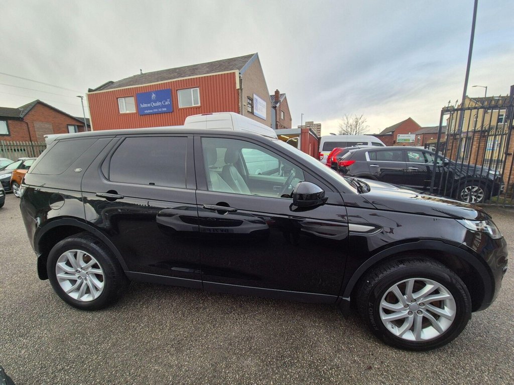 Used Land Rover Discovery Sport 2017 for sale - 76632196: Photo 5