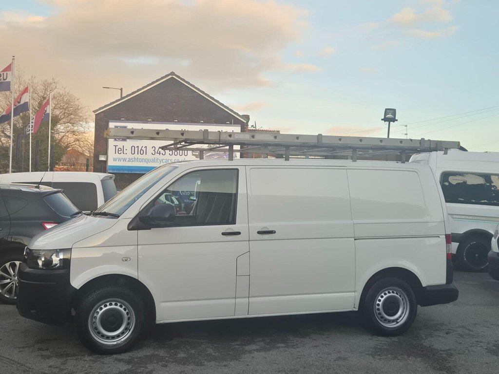 Used Volkswagen Transporter 2015 for sale - 76570460: Photo 1