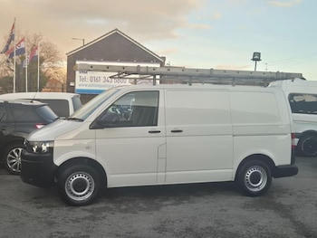 Used Volkswagen Transporter 2015 for sale - 76570460: Photo