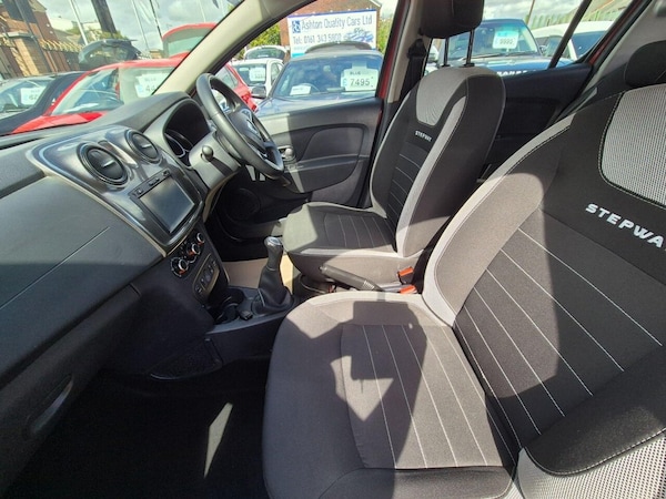 Used Dacia Sandero Stepway 2017 for sale - 75354312: Photo 17