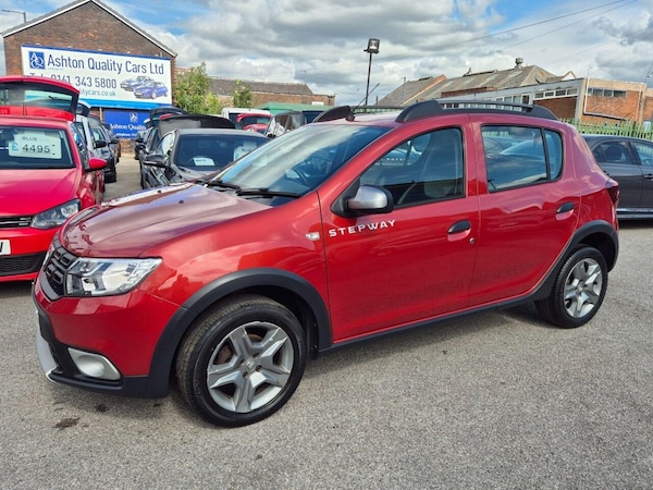 Used Dacia Sandero Stepway 2017 for sale - 75354312: Photo 2