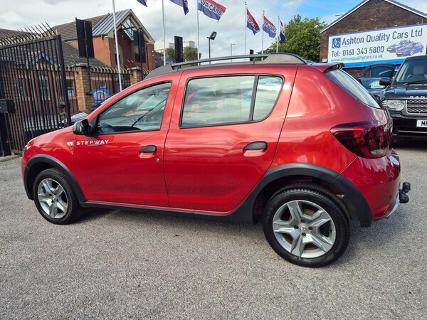 Used Dacia Sandero Stepway 2017 for sale - 75354312: Photo 6