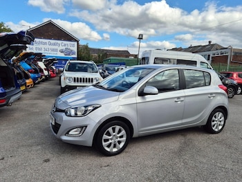 Used Hyundai i20 2013 for sale - 76039038: Photo