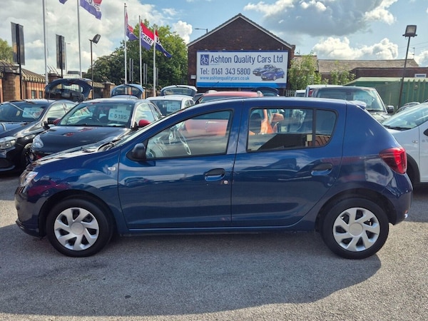 Used Dacia Sandero 2017 for sale - 75354338: Photo 2